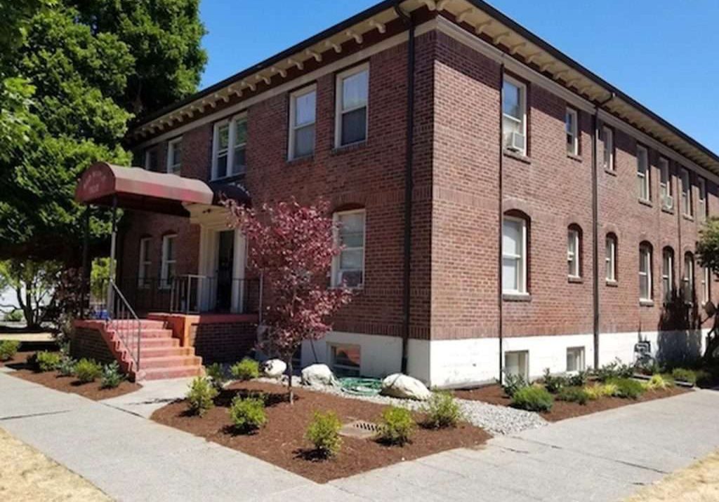 Red Maple Apartments - exterior
